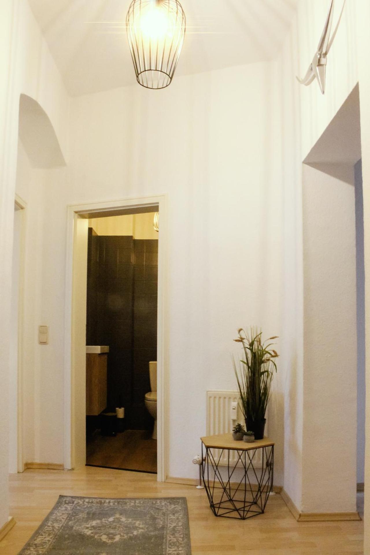 Nuwilu One - Apartment Mit Balkon Im Herzen Erfurts - Magenta Tv- Netflix - Disney エクステリア 写真